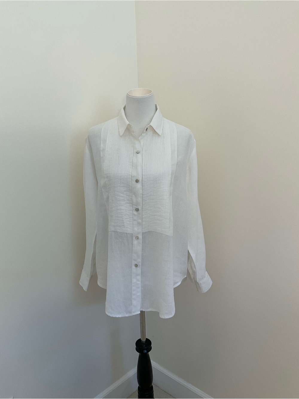 Women’s Classic White Linen Button-Up Tunic Shirt